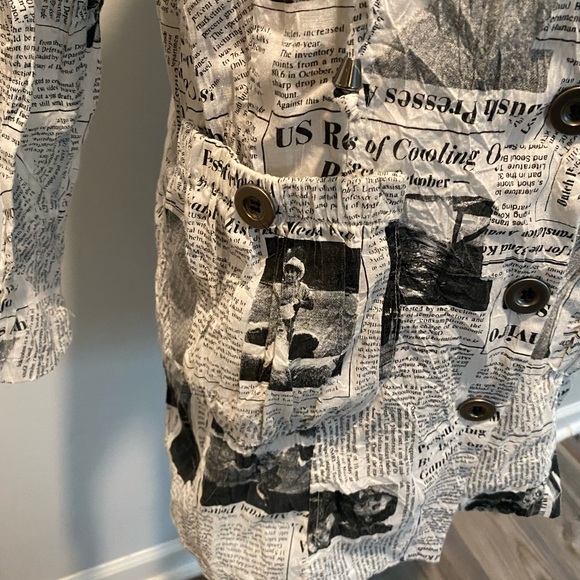 Ki Meng Newspaper Print Art to Wear Crinkle Jacket Blouse Top Womens sz Medium - Picture 2 of 10